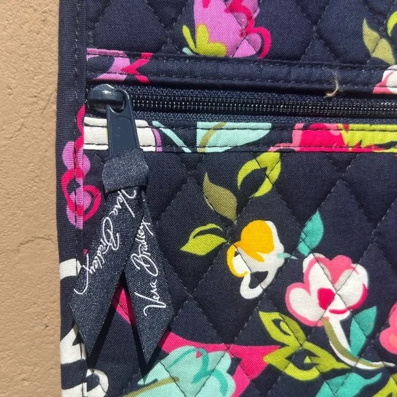NWT Vera Bradley Navy Floral Quilted Hanging Organizer Cosmetic Makeup Jewelry - Picture 6 of 13
